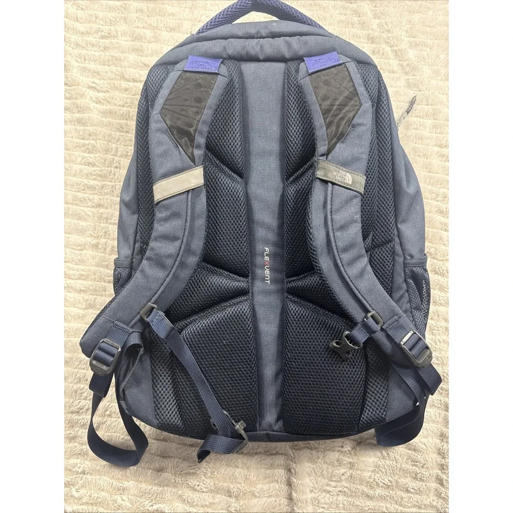 North Face Jester Backpack Blue 3 Space Padded Hiking School Excellent Very Nice